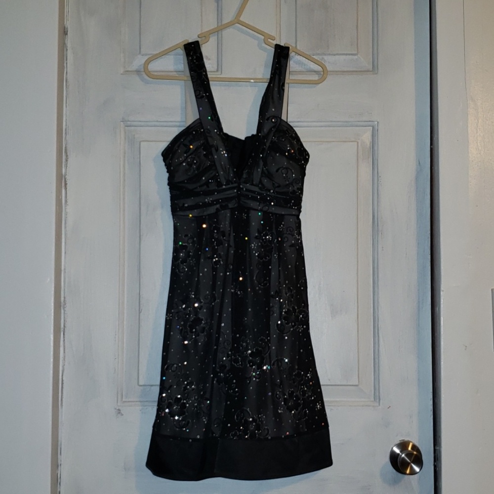 Deb prom Dress black and sparkly - Picture 3 of 8